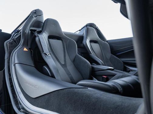 2024 McLaren 750S Base