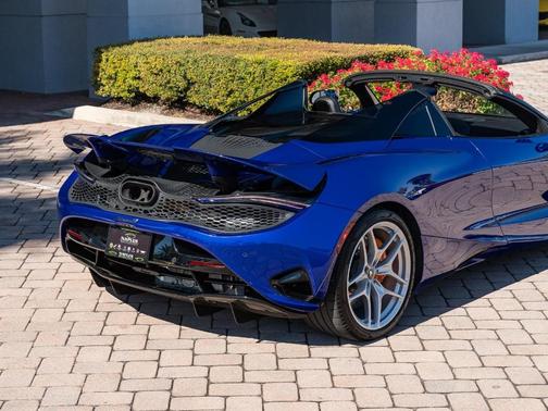 2024 McLaren 750S Base