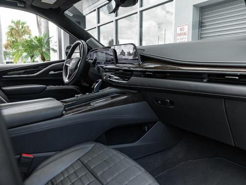 2023 Cadillac Escalade 4WD Sport Platinum