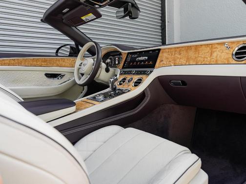 Damson 2022 Bentley Continental GT Mulliner