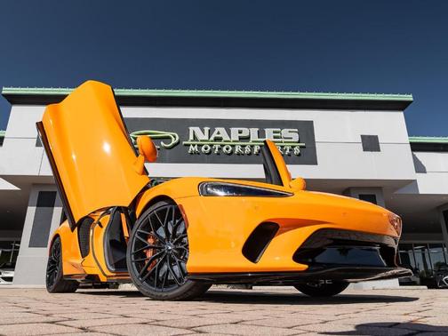 2022 McLaren GT Base