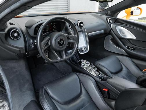 2022 McLaren GT Base