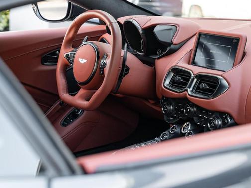 2021 Aston Martin Vantage Automatic