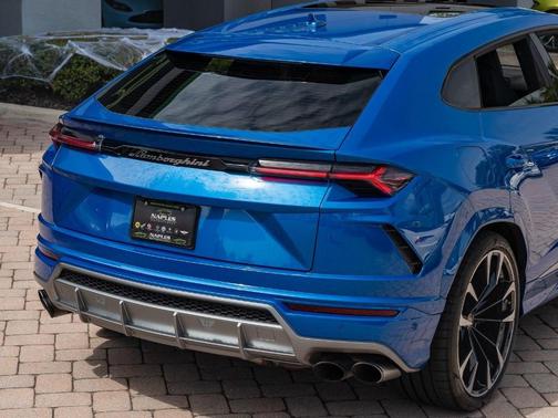 2020 Lamborghini Urus Base