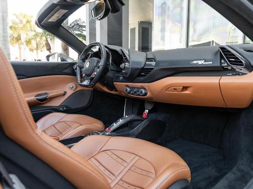 2018 Ferrari 488 Spider Base