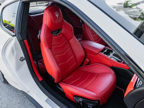 2017 Maserati GranTurismo Sport