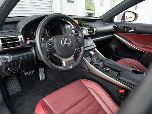 2016 Lexus IS 200t Base (A8)