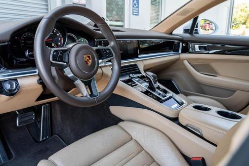 2018 Porsche Panamera 4S