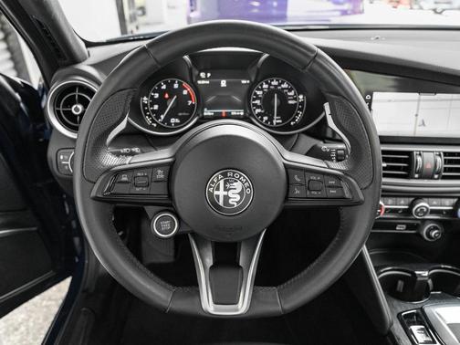 2023 Alfa Romeo Giulia 