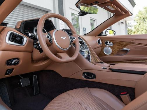 2019 Aston Martin DB11