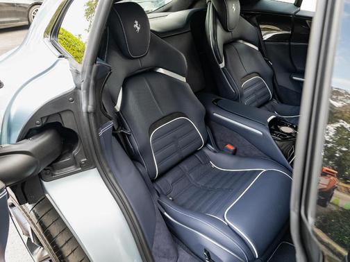 2025 Ferrari Purosangue Base