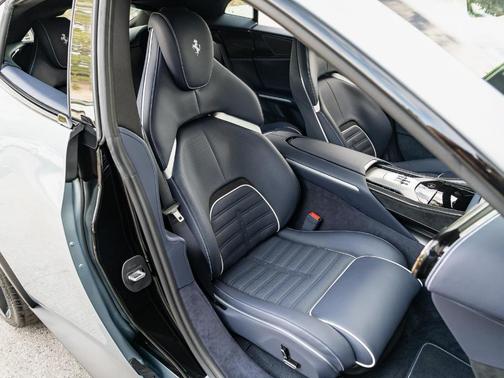 2025 Ferrari Purosangue Base