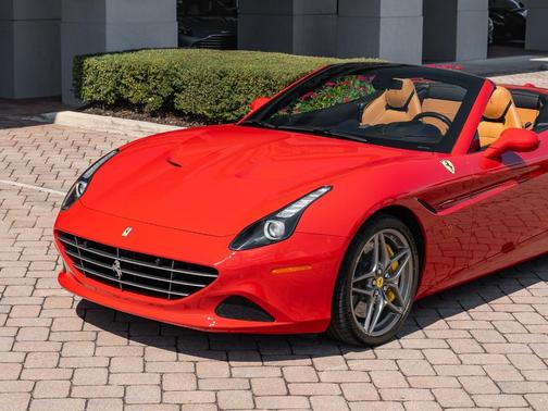 2017 Ferrari California T