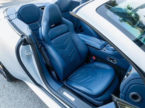 2020 Aston Martin DBS Superleggera