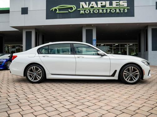 2018 BMW 750 i