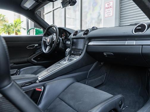 2023 Porsche 718 Cayman GTS 4.0