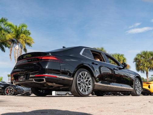 2023 Genesis G90 e-SC