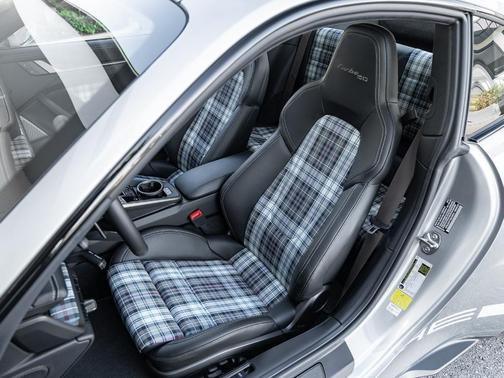 2025 Porsche 911 Turbo