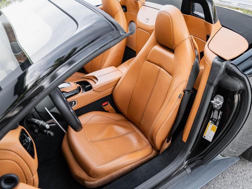 2021 Aston Martin Vantage Base