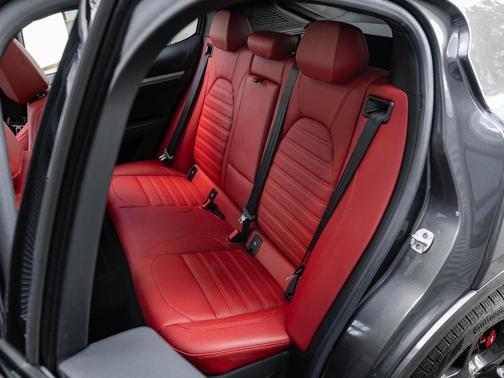 2023 Alfa Romeo Stelvio Veloce