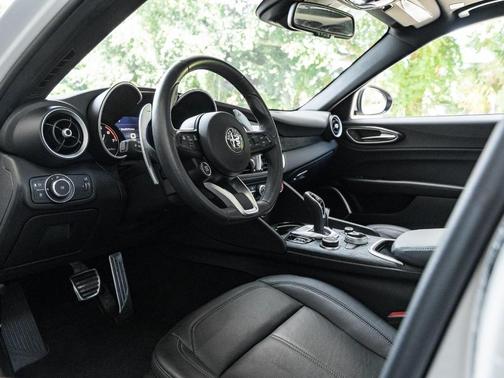 2023 Alfa Romeo Giulia 