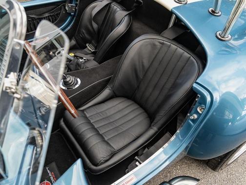 1965 AC Shelby Cobra * REPLICA *