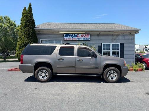 Tan 2011 GMC Yukon XL 2500 SLT