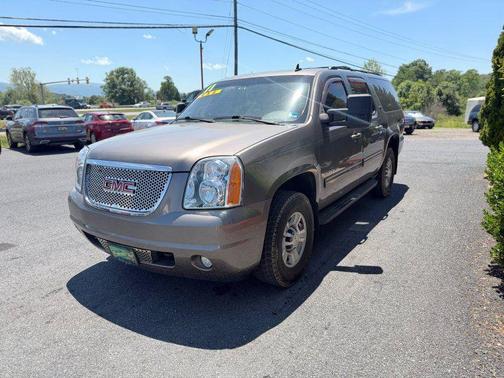 Tan 2011 GMC Yukon XL 2500 SLT