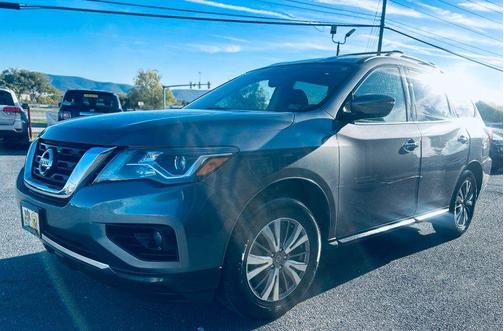2018 Nissan Pathfinder SV