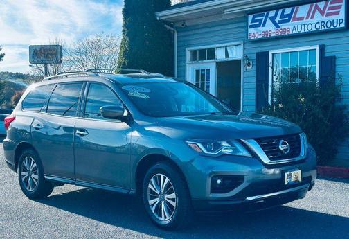 2018 Nissan Pathfinder SV