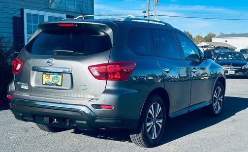 2018 Nissan Pathfinder SV