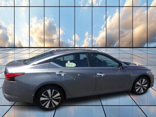 2021 Nissan Altima 2.5 SV