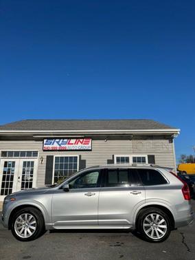 2016 Volvo XC90 T6 Momentum