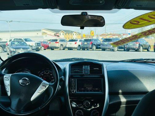 2019 Nissan Versa 1.6 SV