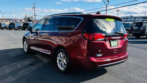 2017 Chrysler Pacifica Touring-L Plus