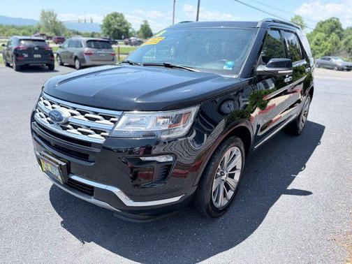 Black 2018 Ford Explorer Limited