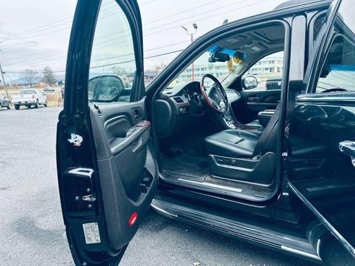 2013 Cadillac Escalade ESV Luxury