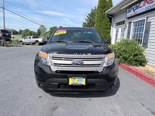 Black 2013 Ford Explorer Base