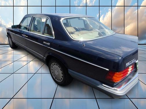 1986 Mercedes-Benz S-Class 420SEL