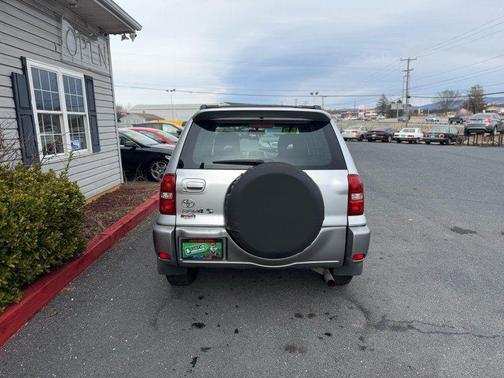 2005 Toyota RAV4 Base