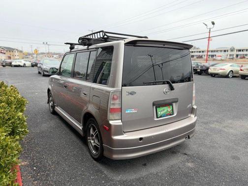 2005 Scion xB 