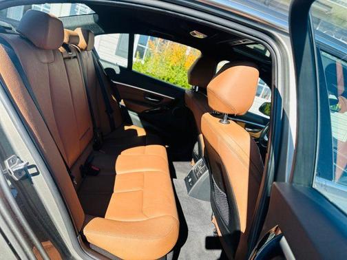 2017 BMW 330 i xDrive