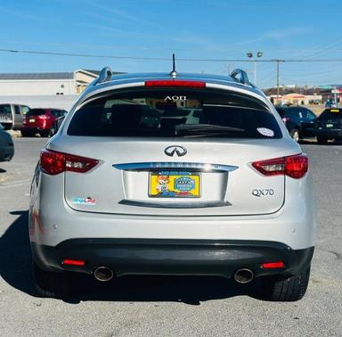 2015 INFINITI QX70 Base