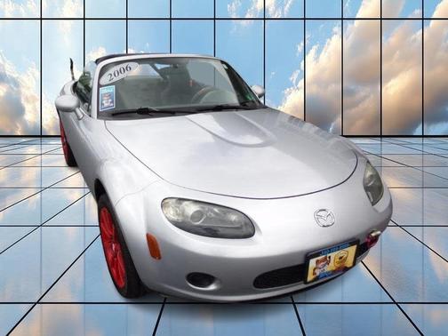 2006 Mazda MX-5 Miata 