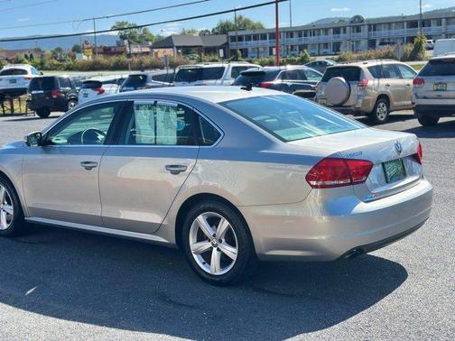 2014 Volkswagen Passat 1.8T SE