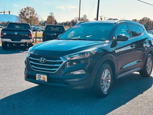 2017 Hyundai TUCSON SE