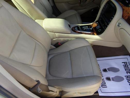 2006 Jaguar XJ8 