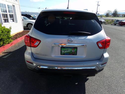 2018 Nissan Pathfinder S