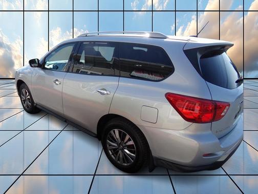 2018 Nissan Pathfinder S