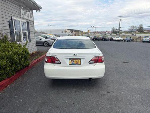 White 2002 Lexus ES 300